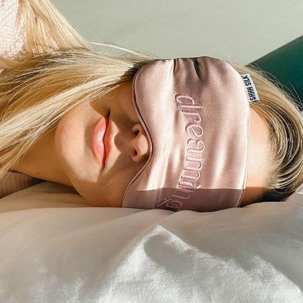 Dreaming silk sleep mask