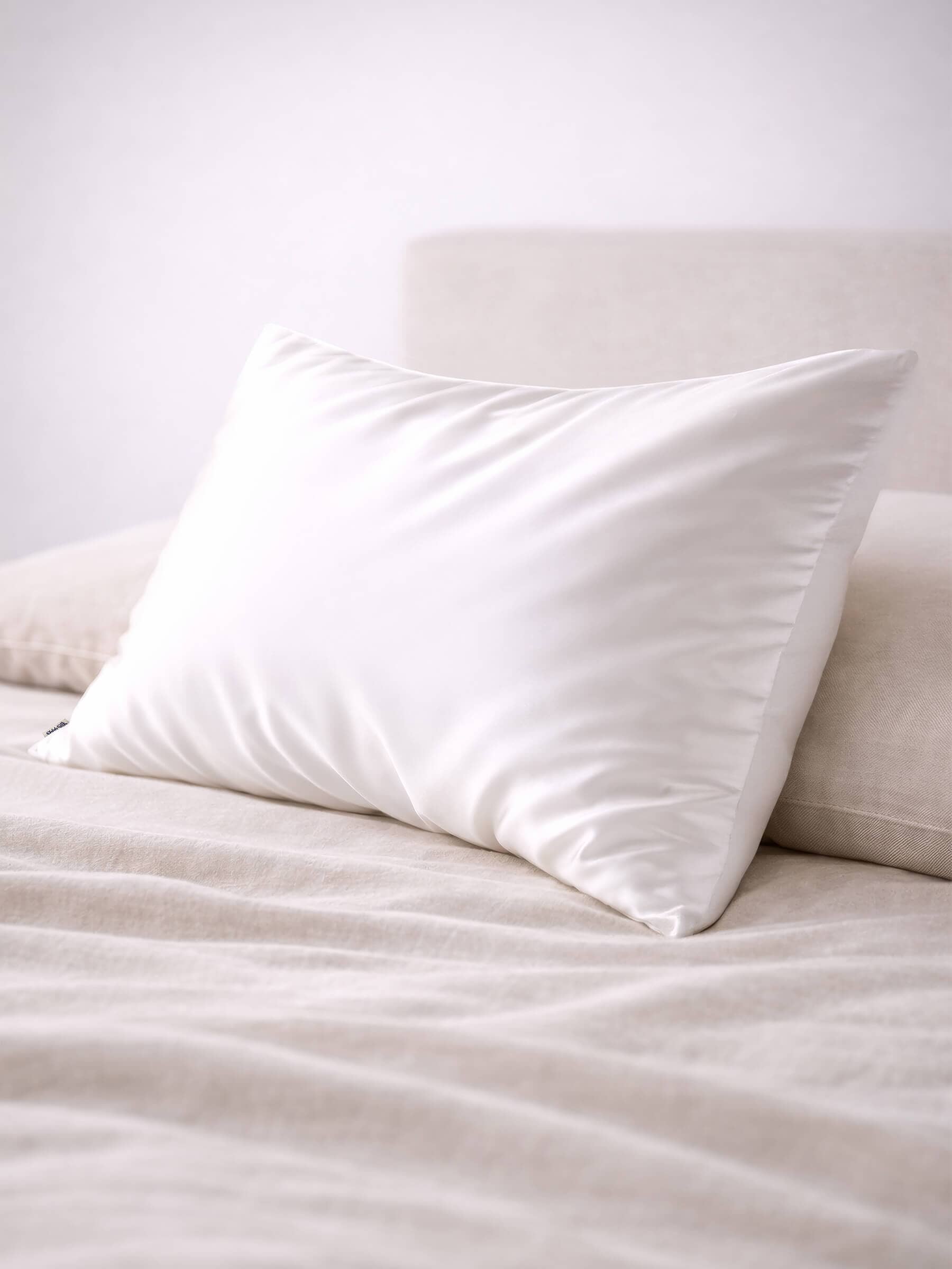 LIMITED EDITION - Pure White 25 Momme Silk Pillowcase - Queen Size - Zippered